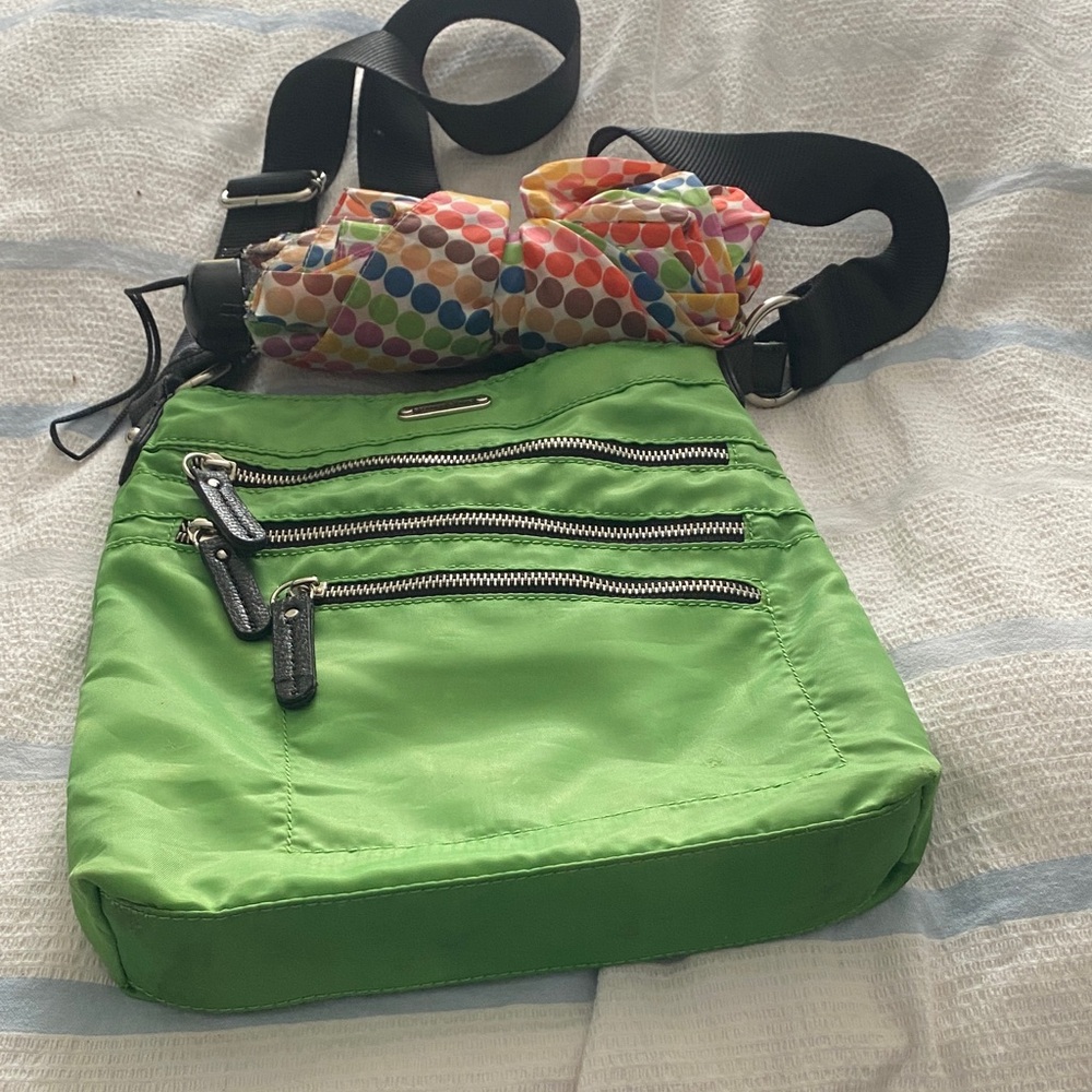 Franco Sarto purse with matching umbrella that fits into umbrella pocket inside